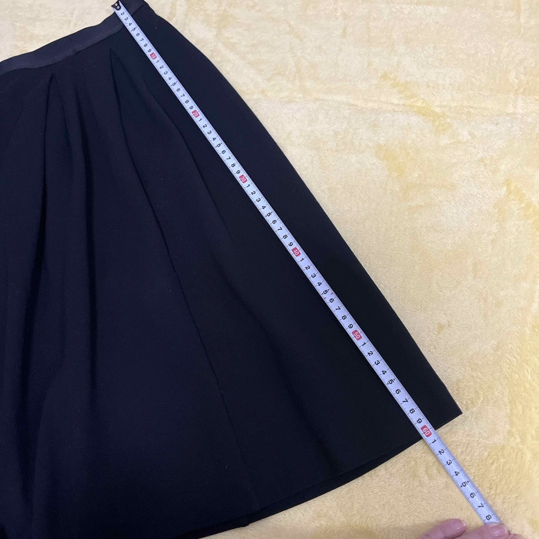 UNIQLO(ユニクロ)の黒スカートと黒ロングパンツ2点セット レディースのスカート(ひざ丈スカート)の商品写真