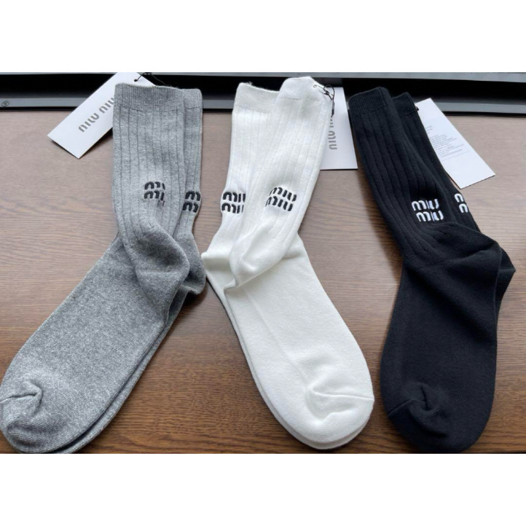 miumiu(ミュウミュウ)の新品　miu miu靴下　ソックス　 ミュウミュウ　3足セット レディースのレッグウェア(ソックス)の商品写真