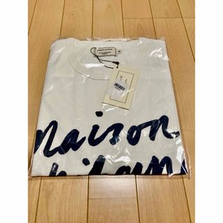 MAISON KITSUNE' - ⑦ メゾンキツネ　筆記体ロゴ　半袖Tシャツ　白