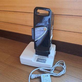 パナソニック(Panasonic)のパナソニック　電動自転車充電器※27日まで出品(バッテリー/充電器)