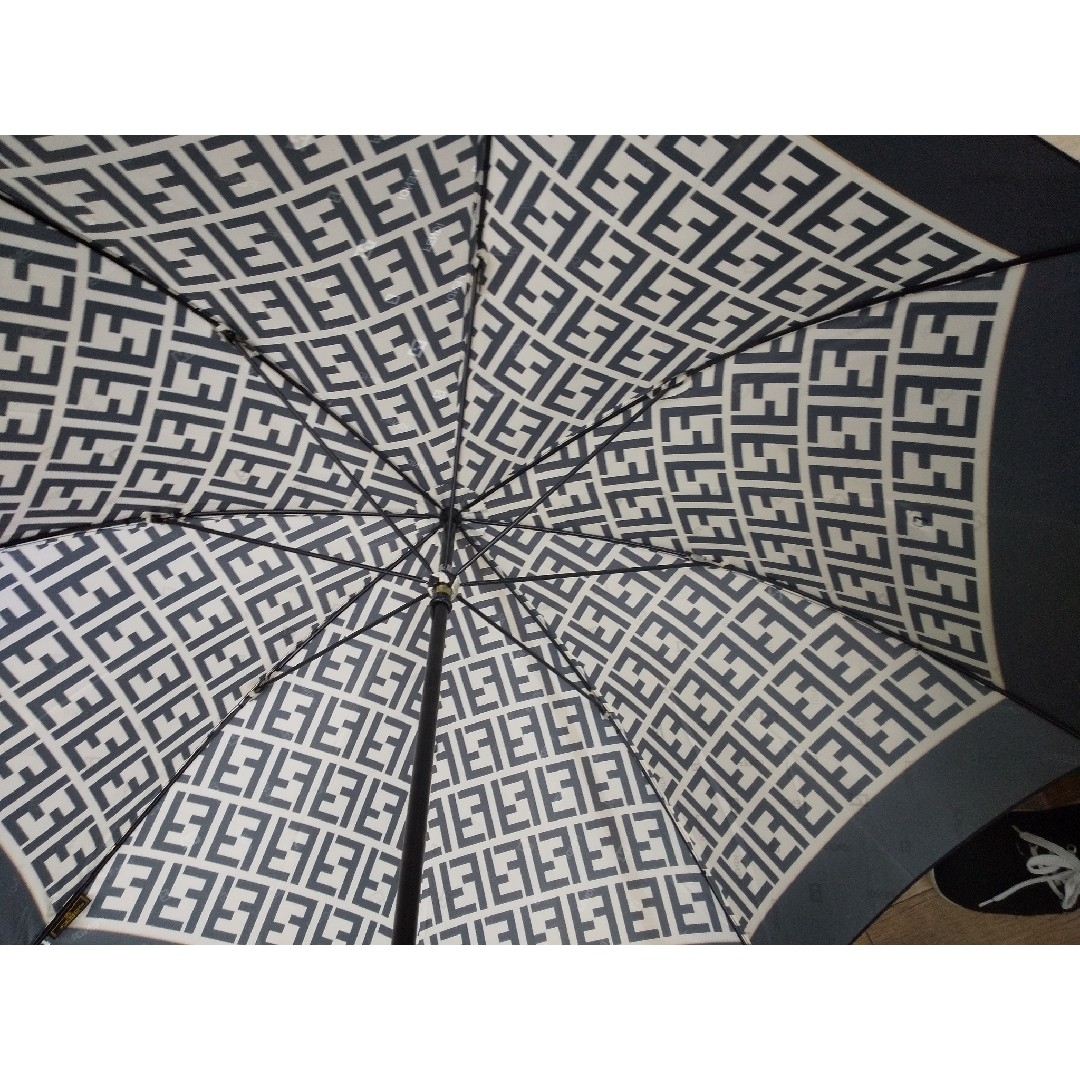 FENDI(フェンディ)の【未使用】フェンディ傘　長傘　タグ付き レディースのファッション小物(傘)の商品写真