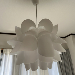 イケア(IKEA)のIKEAのお花のようなペンダントライト(天井照明)