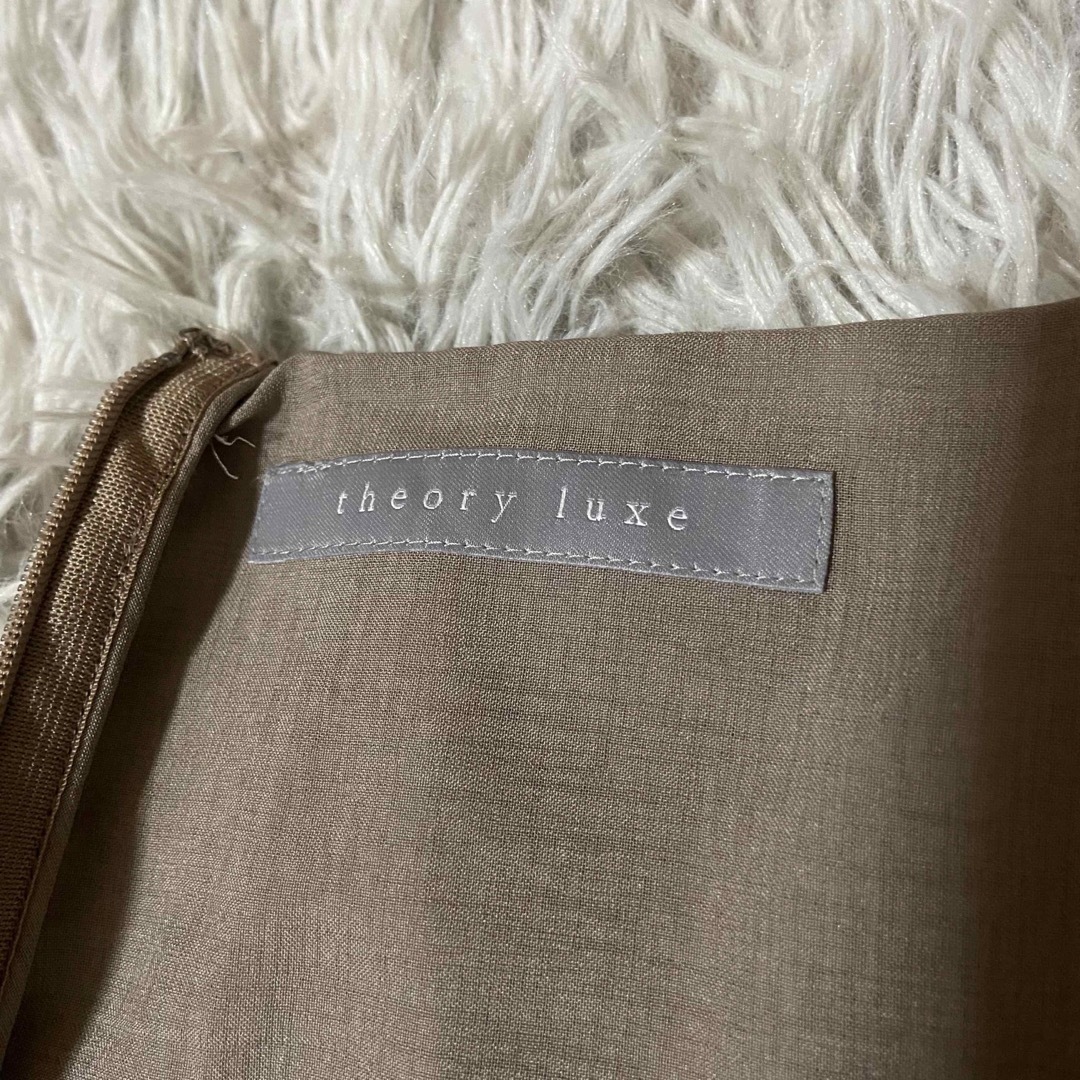 Theory luxe(セオリーリュクス)の美品♡theory luxe SILK WOOL TWILL スカート　40 レディースのスカート(ひざ丈スカート)の商品写真