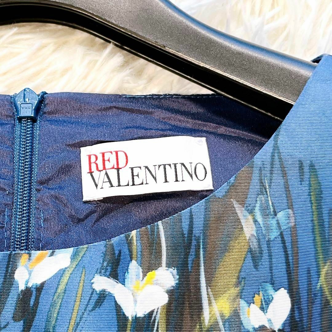 RED VALENTINO(レッドヴァレンティノ)のレッド ヴァレンティノ ワンピース ノースリーブ 花柄 総柄 ネイビー 38 レディースのワンピース(ミニワンピース)の商品写真