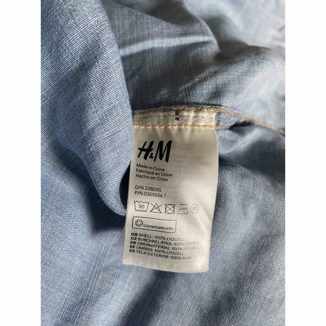 H&M(エイチアンドエム)の安室奈美恵　H&M デニム デニム シャツ ワンピース レディースのトップス(シャツ/ブラウス(長袖/七分))の商品写真