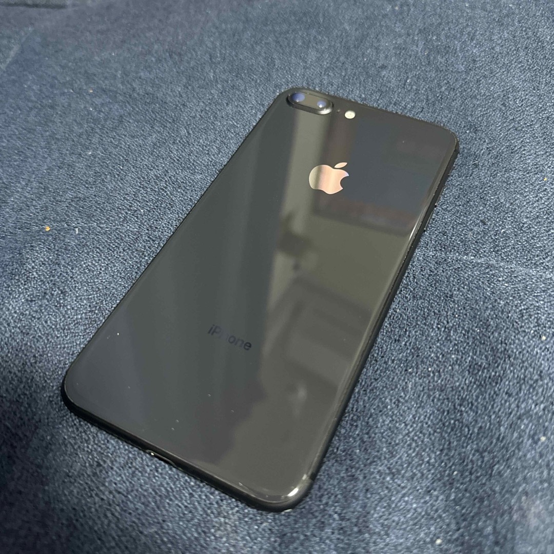 Apple(アップル)のiPhone8plus 値下げしました スマホ/家電/カメラのスマートフォン/携帯電話(スマートフォン本体)の商品写真