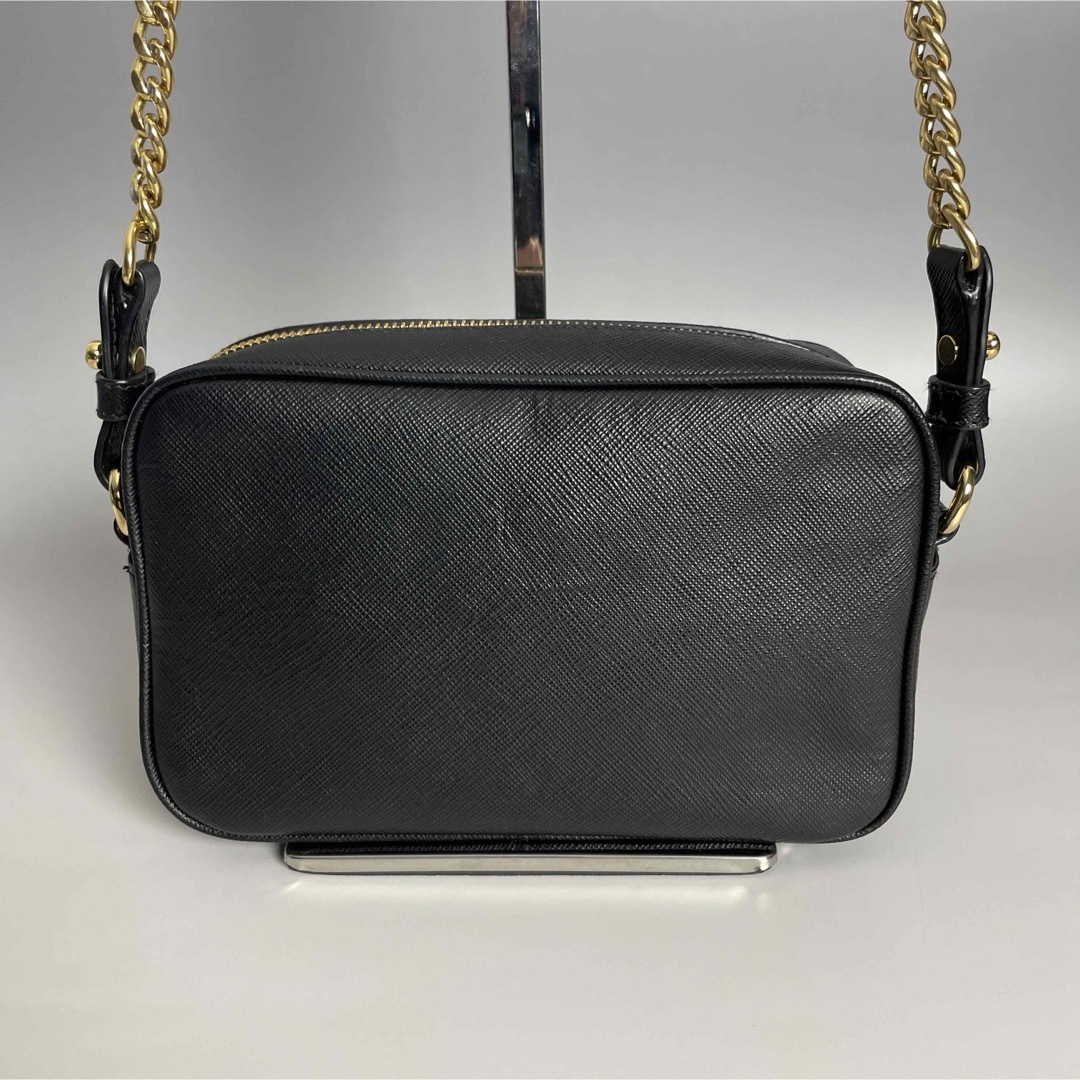PRADA(プラダ)のPrada 極美品 黒 チェーン ショルダーバッグ サフィアーノ メタル プラダ レディースのバッグ(ショルダーバッグ)の商品写真