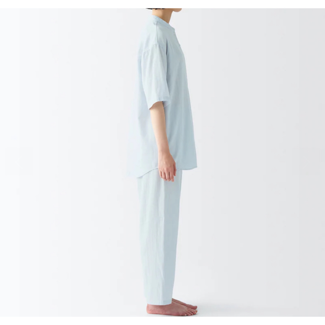 MUJI (無印良品)(ムジルシリョウヒン)の無印良品  脇に縫い目のない薄手ガーゼ五分袖パジャマ Sライトブルーストライプ  レディースのルームウェア/パジャマ(パジャマ)の商品写真