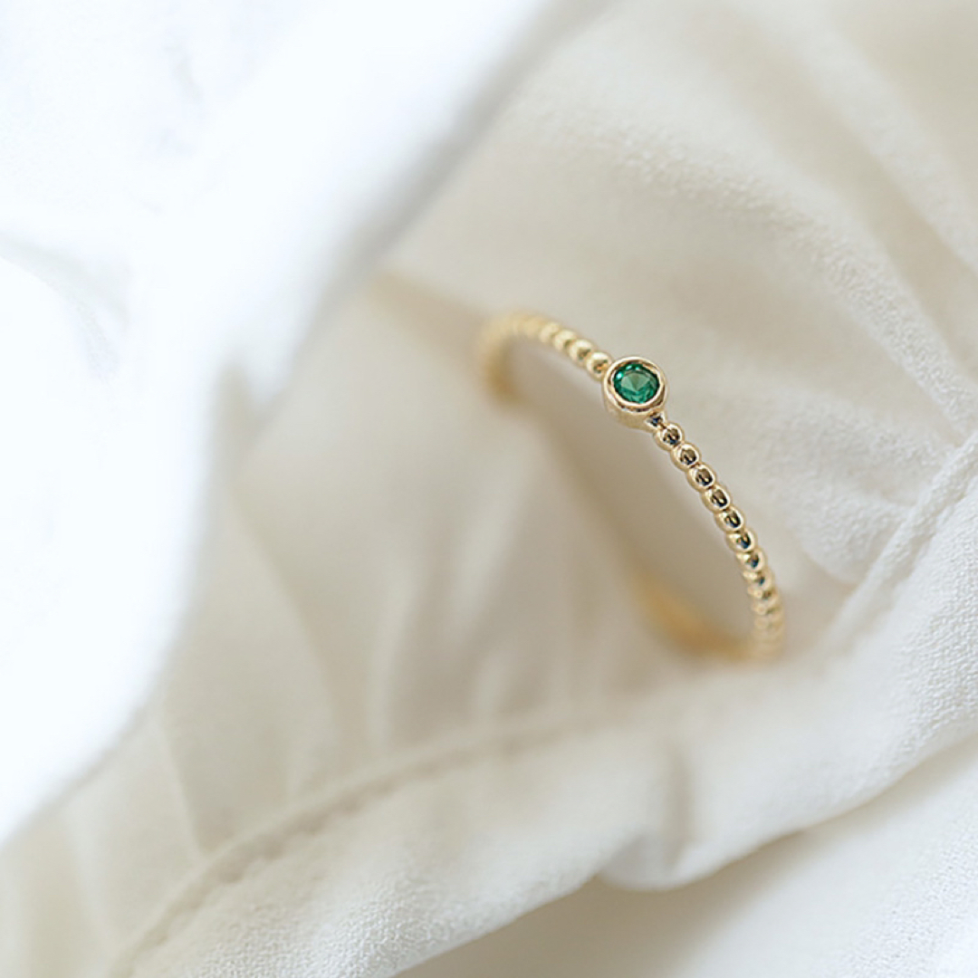 エメラルドカラー 緑 1mm ラウンド 極小 CZダイヤ 華奢 ゴールド リング レディースのアクセサリー(リング(指輪))の商品写真