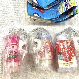 バンダイ(BANDAI)の雪印メグミルク　ミニチュアチャーム　乳飲料　ヨーグルトシリーズ(その他)