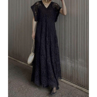 MEDI 2WAY FLARE CHEMICAL LACE DRESS