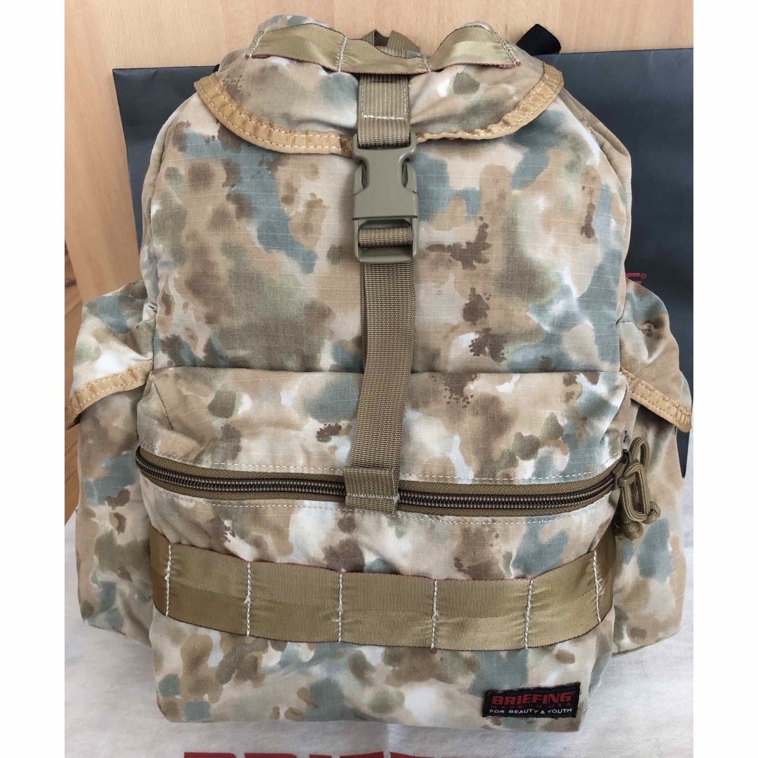 BRIEFING(ブリーフィング)のブリーフィング×BEAUTY＆YOUTH CAMO FLAP SACK リュック メンズのバッグ(バッグパック/リュック)の商品写真