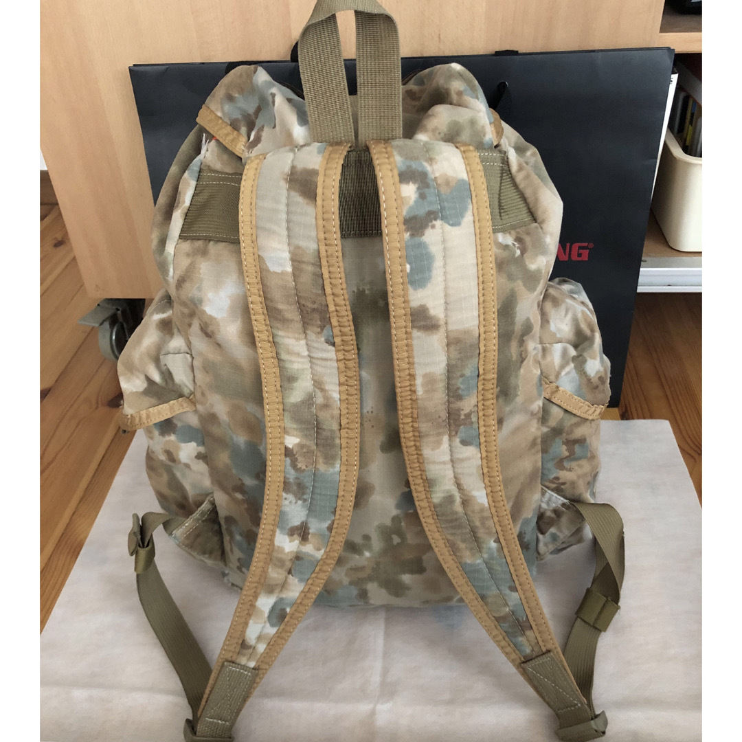 BRIEFING(ブリーフィング)のブリーフィング×BEAUTY＆YOUTH CAMO FLAP SACK リュック メンズのバッグ(バッグパック/リュック)の商品写真