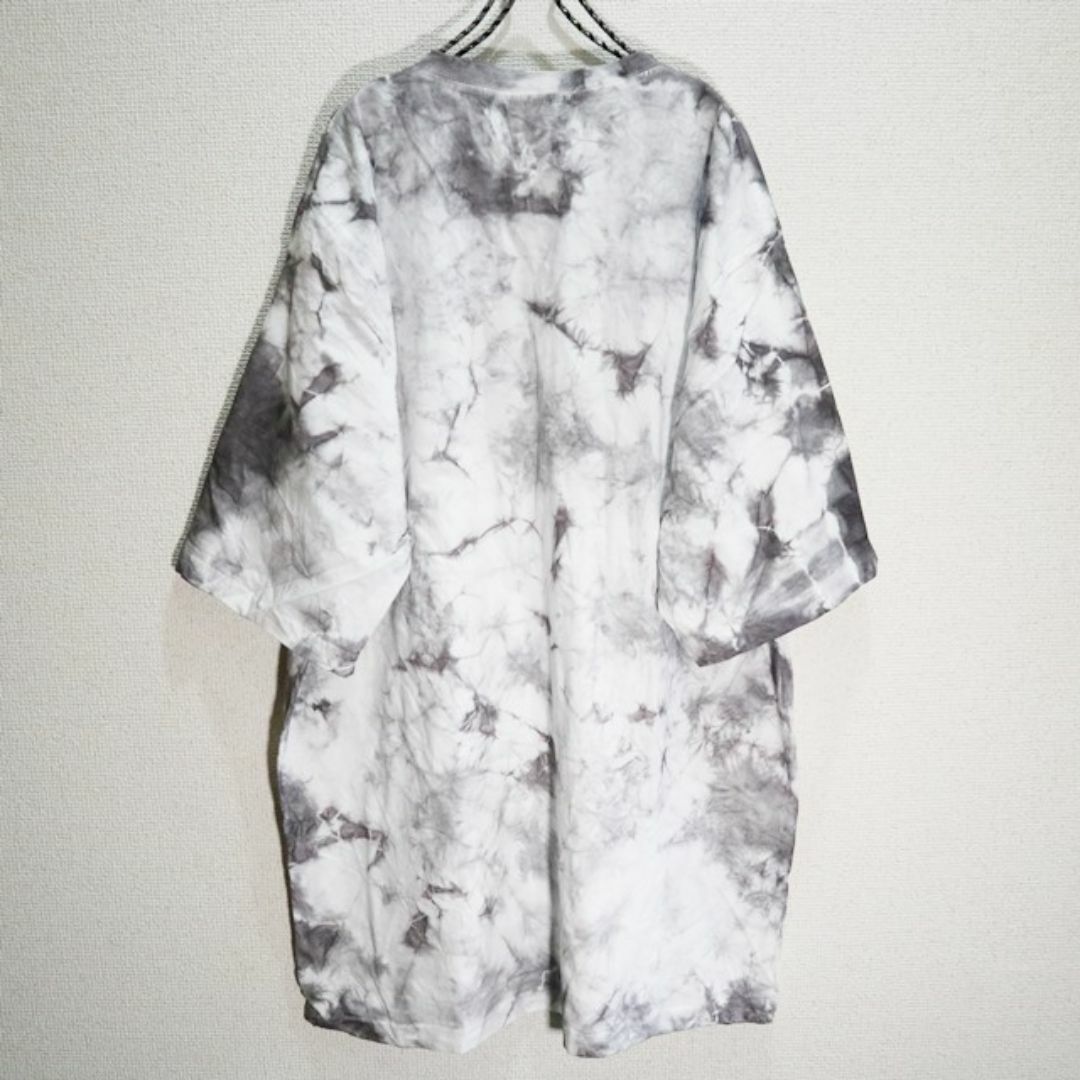 【新品】タイダイ染め　Tシャツ　2XL　ランダム絞り染　白ベース メンズのトップス(Tシャツ/カットソー(半袖/袖なし))の商品写真