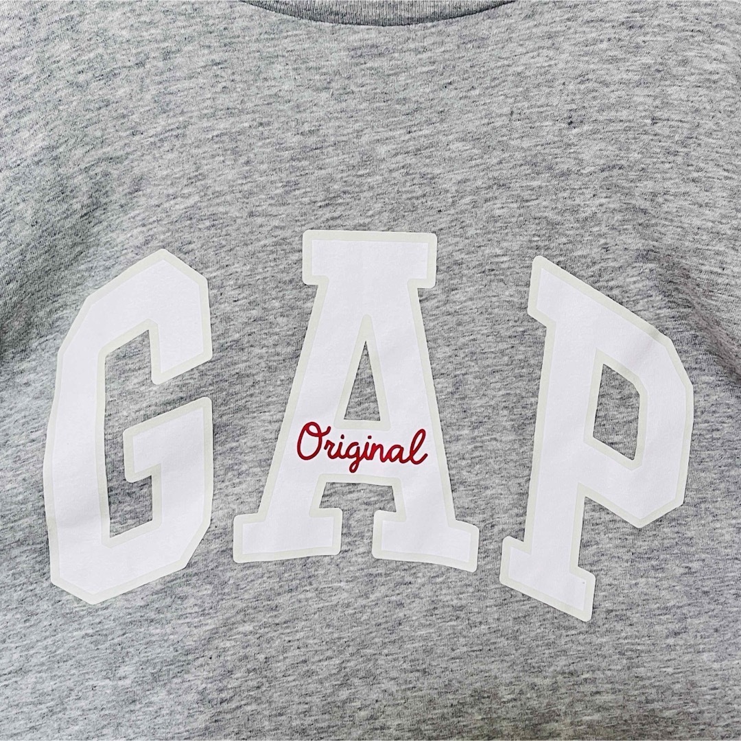 GAP(ギャップ)のGAP Tシャツ　センターロゴ　ビッグロゴ　グレー　Mサイズ メンズのトップス(Tシャツ/カットソー(半袖/袖なし))の商品写真
