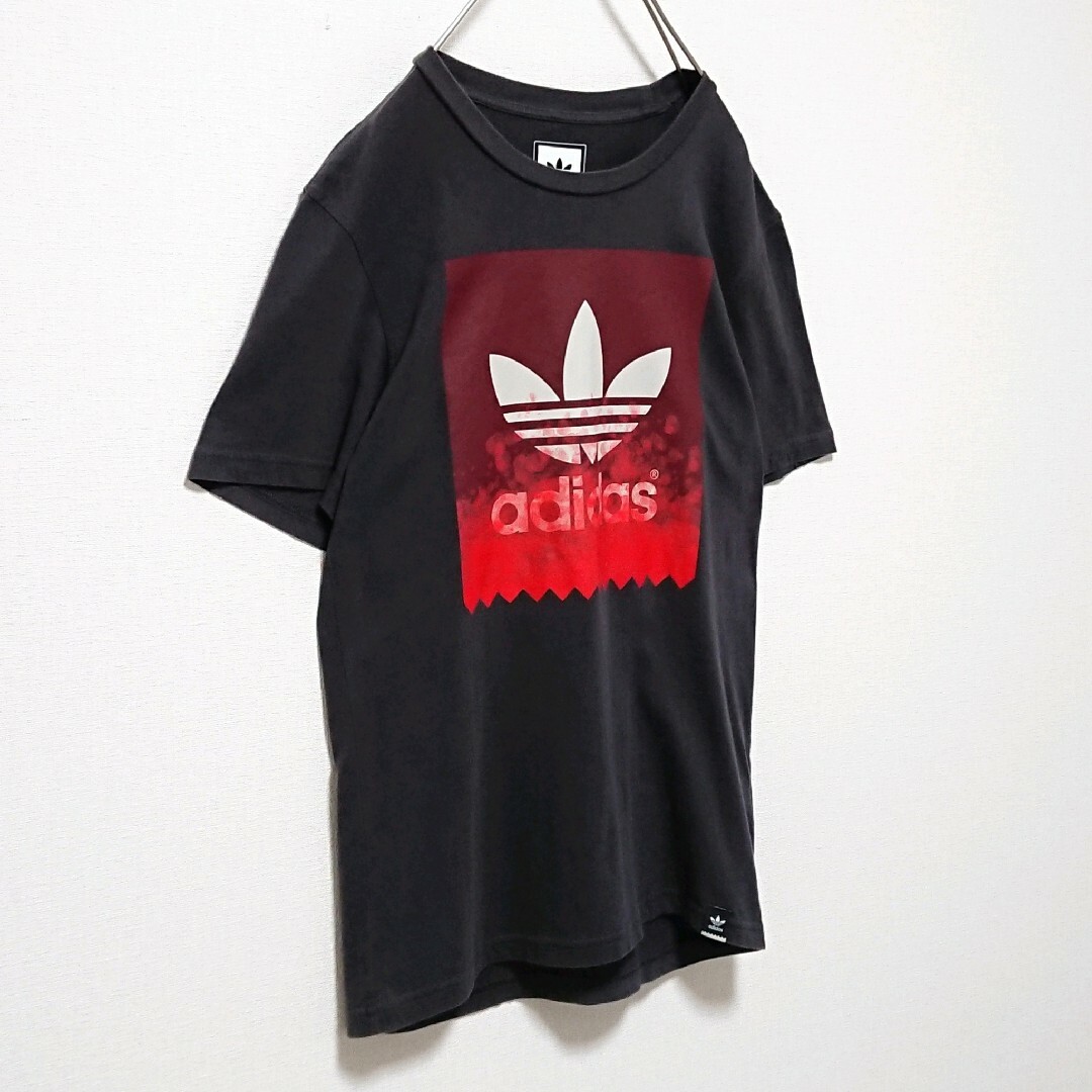 adidas(アディダス)のアディダス フロント トレフォイル プリント ロゴ ブラック 半袖 Tシャツ メンズのトップス(Tシャツ/カットソー(半袖/袖なし))の商品写真