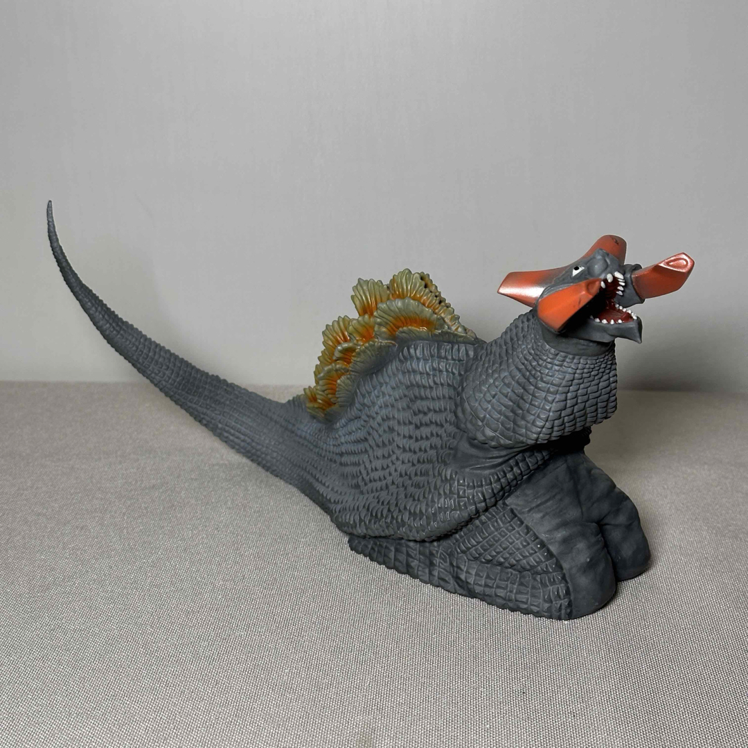 ウルトラ大怪獣シリーズ5000 ギラドラス ウルトラセブン 少年 ウルトラ大怪獣シリーズ5000 ギラドラス ウルトラセブン 少年