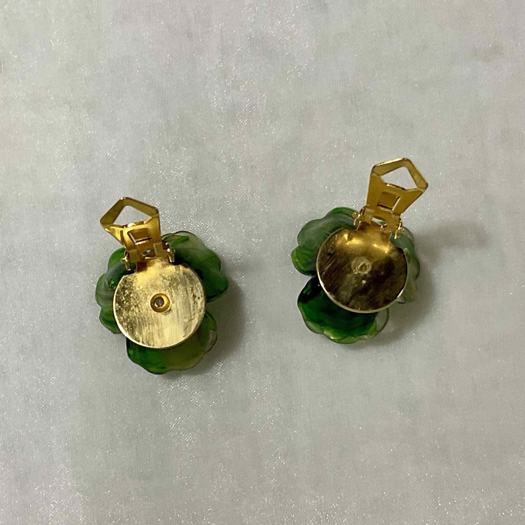 グリーンのお花のネックレスとイヤリング レディースのアクセサリー(ネックレス)の商品写真