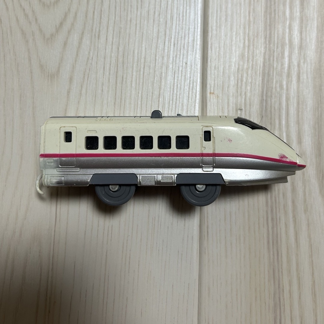 プラレールシリーズ(プラレールシリーズ)のプラレール　車両　新幹線　磁石　白　赤 キッズ/ベビー/マタニティのおもちゃ(電車のおもちゃ/車)の商品写真