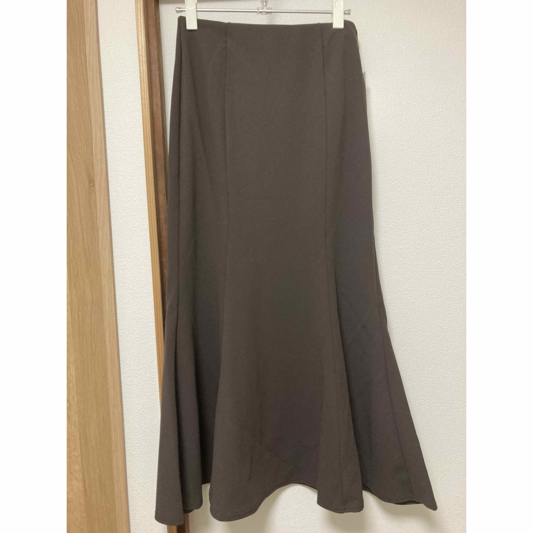 GU(ジーユー)の【新品・タグ付き】カットソー マーメイドロングスカート　ブラウン レディースのスカート(ロングスカート)の商品写真