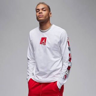 ナイキ(NIKE)のXL 新品 NIKE JORDAN ロンＴ 長袖 Tシャツ グラフィック 白(Tシャツ/カットソー(七分/長袖))