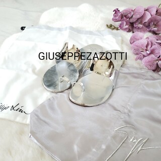 Giuseppe Zanotti Design - GIUSEPPE ZAZOTTI シルバーサンダル メタル 保存袋付 37サイズ