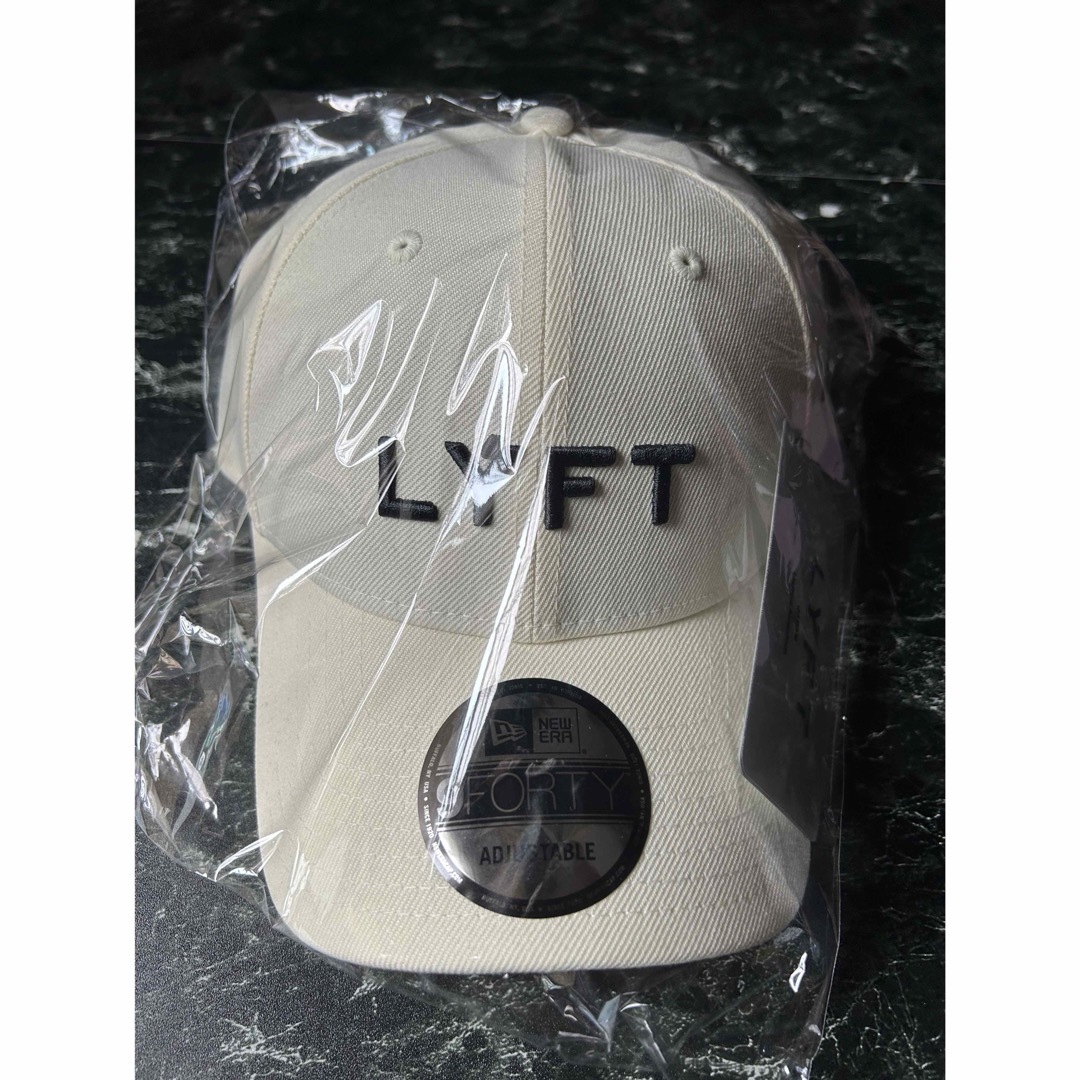 NEW ERA(ニューエラー)の【オンライン完売新品未使用タグ付】 LYFT リフトニューエラ コラボキャップ メンズの帽子(キャップ)の商品写真