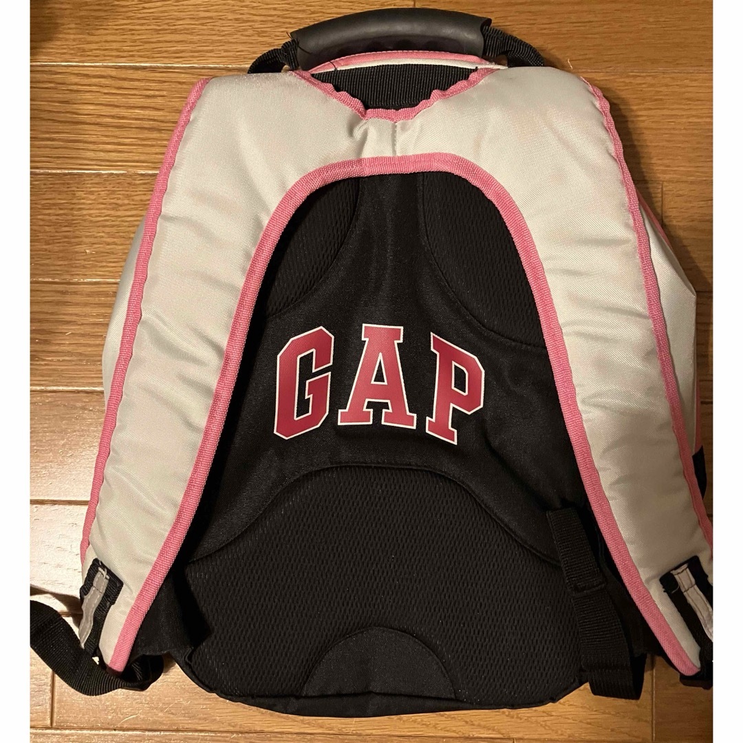 GAP(ギャップ)の【レア色・未使用】 GAP リュック ギャップ カバン スクール 子供向け キッズ/ベビー/マタニティのこども用バッグ(リュックサック)の商品写真