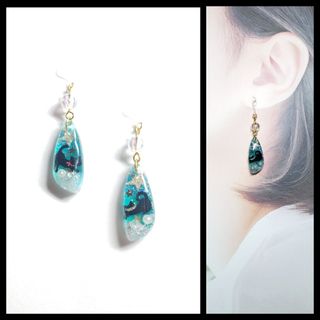 No.1338-B　夜空と猫☆ピアス・イヤリング(ターコイズブルー)(ピアス)