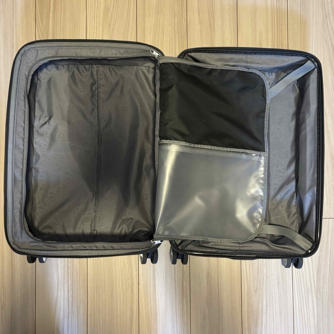Samsonite(サムソナイト)の【美品】サムソナイトスーツケース ヴォラントスピナー マットブラック メンズのバッグ(トラベルバッグ/スーツケース)の商品写真