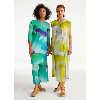 プリーツプリーズイッセイミヤケ(PLEATS PLEASE ISSEY MIYAKE)のPLEATS PLEASE ISSEY MIYAKE FLOWER YARN(カジュアルパンツ)