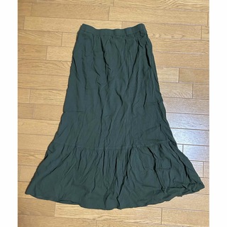 ユニクロ(UNIQLO)のユニクロ 綿コットン プリーツスカート オリーブ　Lサイズ(ロングスカート)