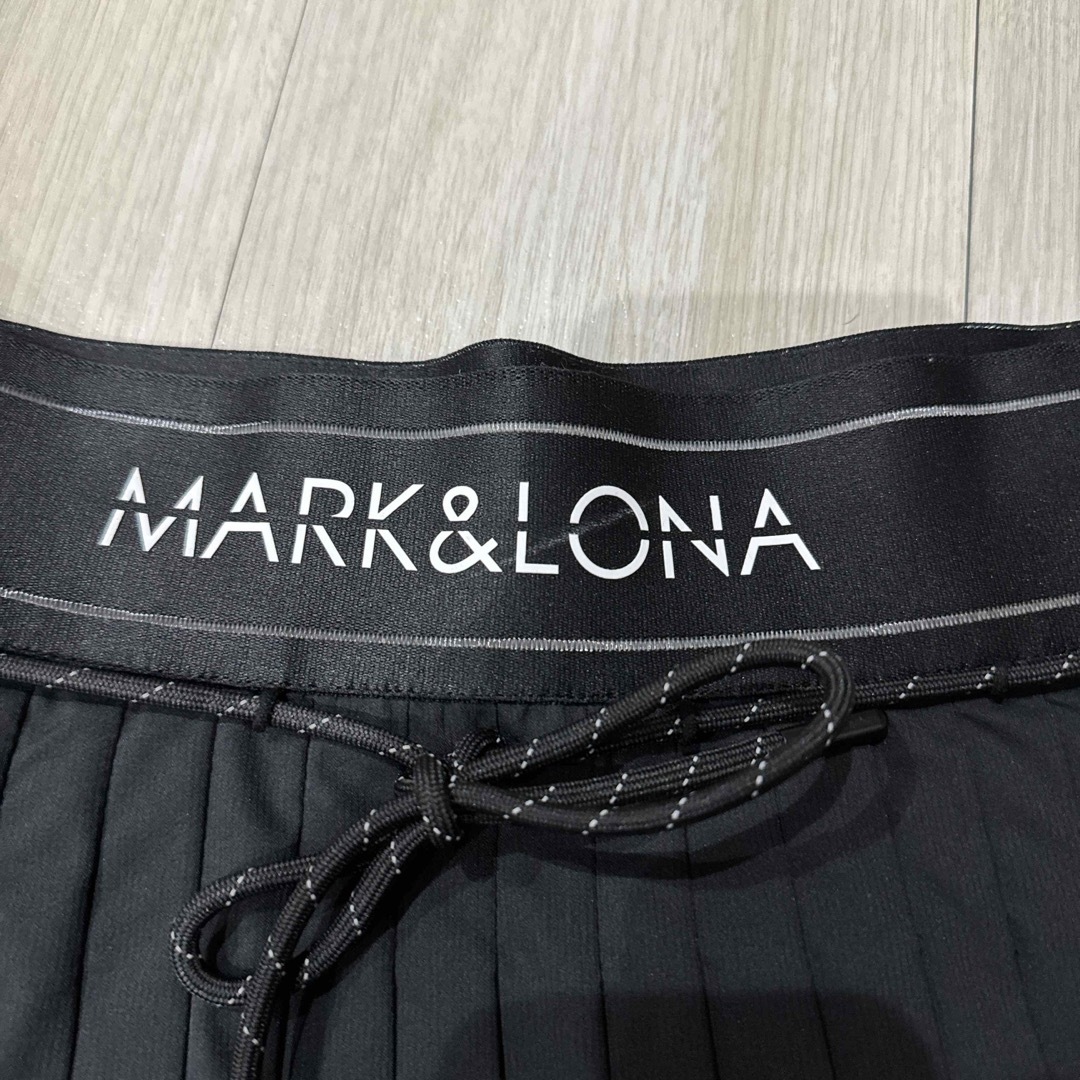MARK&LONA(マークアンドロナ)のMARK&LONA プリーツスカート　xs スポーツ/アウトドアのゴルフ(ウエア)の商品写真