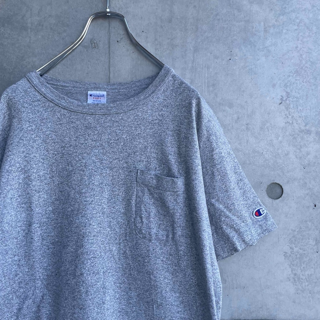 Champion(チャンピオン)のUSA製 Champion T1011 ポケット Tシャツ ワンポイント グレー レディースのトップス(Tシャツ(半袖/袖なし))の商品写真