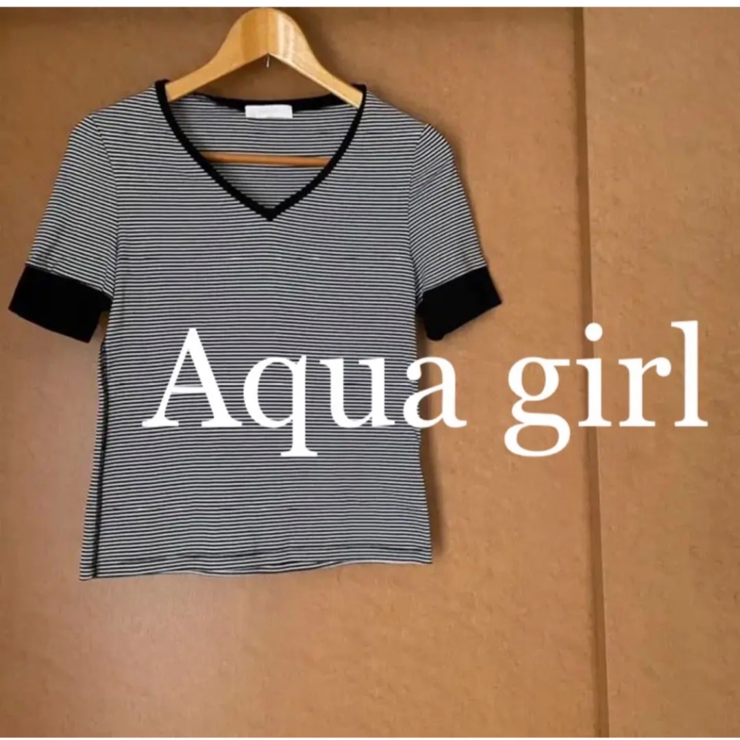 aquagirl(アクアガール)の★美品★ アクアガール　細ボーダー　Ｖネック　Tシャツ レディースのトップス(Tシャツ(半袖/袖なし))の商品写真