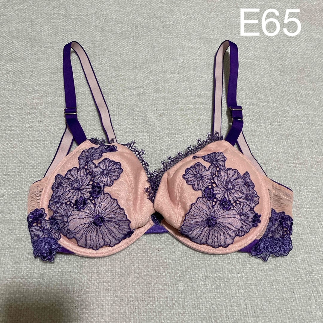 PEACH JOHN - ピーチジョン ブラジャー E65 未使用 美品 ブラ PEACH JOHN - ピーチジョン ブラジャー E65 未使用 美品 ブラ