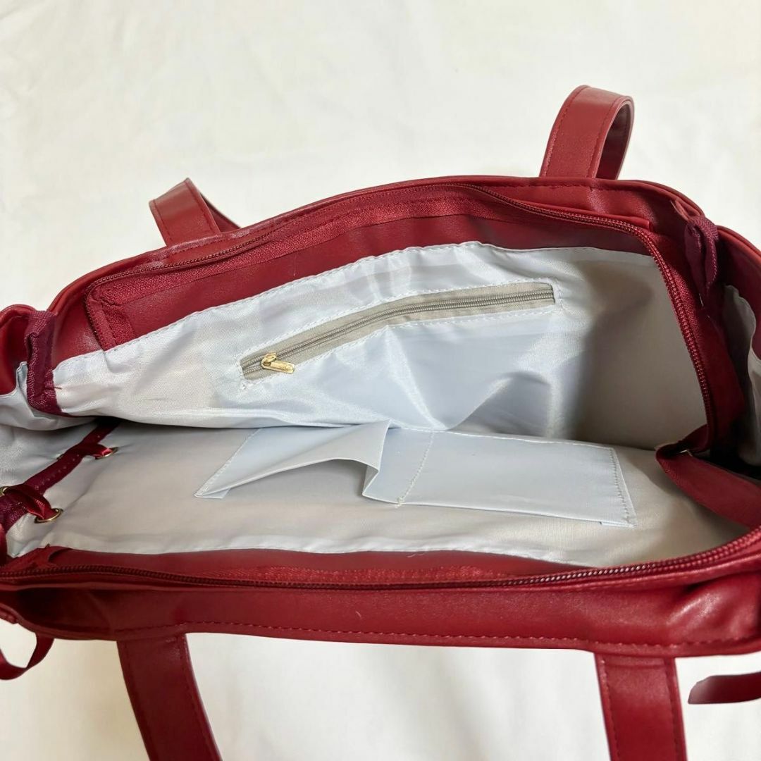 痛バッグ A4 赤 レッド リボン クリア トート 痛バ 推し活 レディースのバッグ(トートバッグ)の商品写真