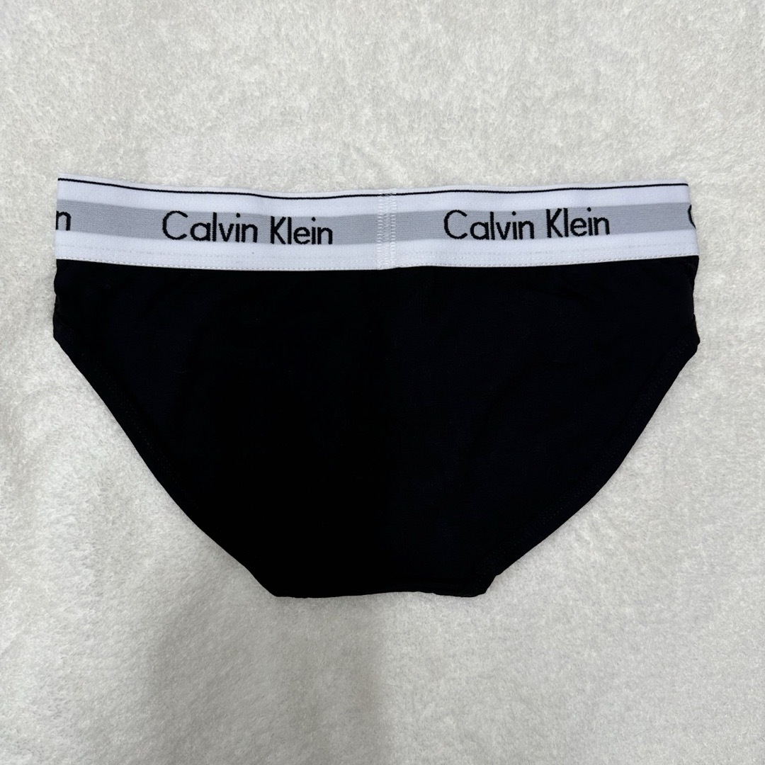 Calvin Klein(カルバンクライン)の新品未使用　Mカルバンクライン　レディース　ブラ　ショーツセット レディースの下着/アンダーウェア(ブラ&ショーツセット)の商品写真