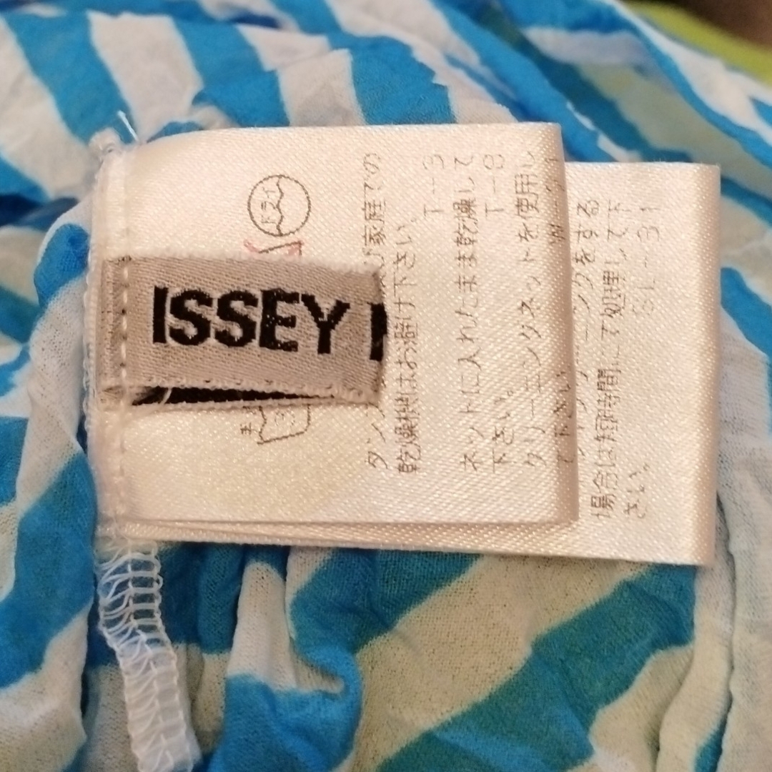 ISSEY MIYAKE(イッセイミヤケ)のイッセイミヤケ　半袖トップス レディースのトップス(シャツ/ブラウス(半袖/袖なし))の商品写真