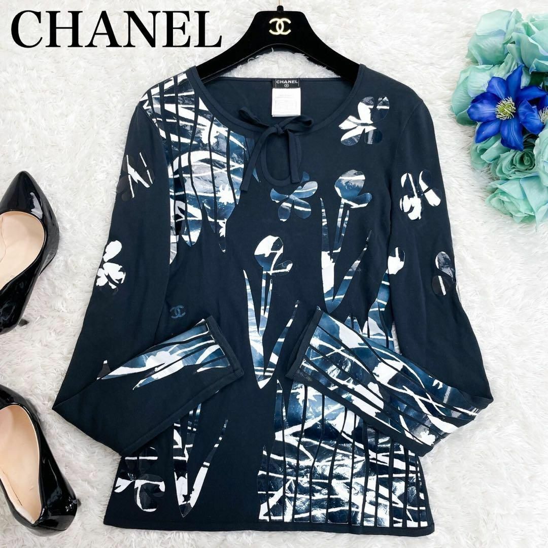 CHANEL(シャネル)のCHANEL  コットンカットソー　リボン　ネイビー　 花柄　フラワー  36 レディースのトップス(カットソー(長袖/七分))の商品写真