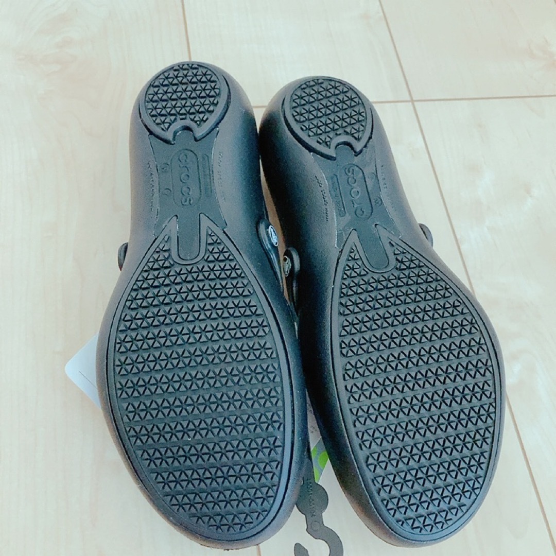 crocs(クロックス)の【新品】23cm CROCSクロックス　アリスワーク ブラック W7  パンプス レディースの靴/シューズ(ハイヒール/パンプス)の商品写真