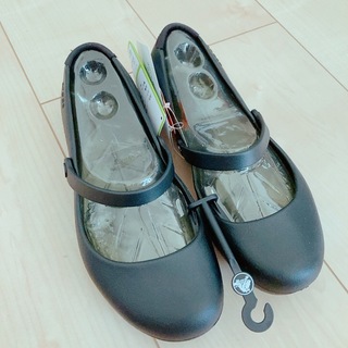 クロックス(crocs)の【新品】23cm CROCSクロックス　アリスワーク ブラック W7  パンプス(ハイヒール/パンプス)