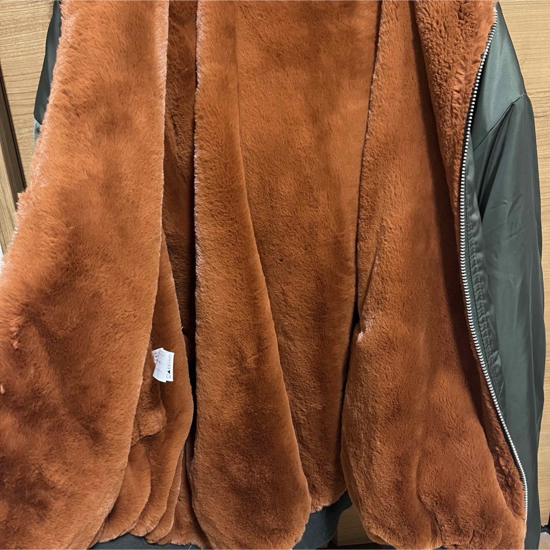 ZARA(ザラ)の【美品】zara ⭐︎ ザラ　アウター　MA-1  リバーシブル　ファー　カーキ レディースのジャケット/アウター(ブルゾン)の商品写真