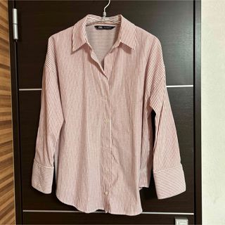 ザラ(ZARA)の最終お値下げ！ZARA ストライプシャツ　Ｖネック　着用1回！(シャツ/ブラウス(長袖/七分))