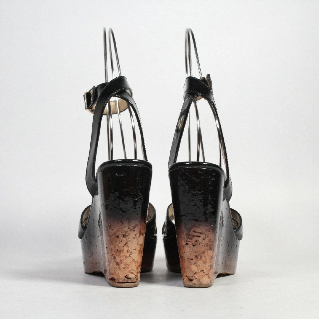 JIMMY CHOO(ジミーチュウ)のジミーチュウ エナメルレザー サンダル ウェッジソール ミュール レディースの靴/シューズ(サンダル)の商品写真