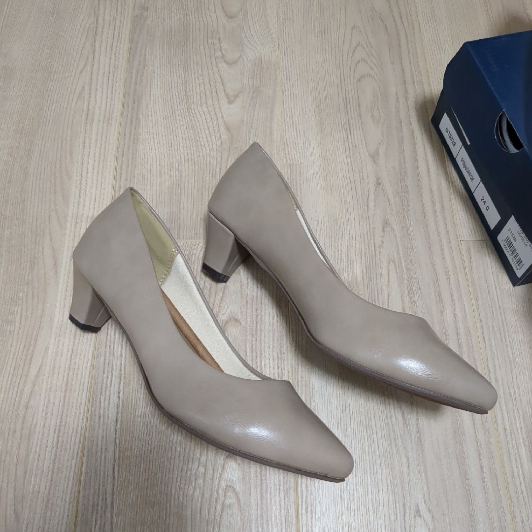 Menue(メヌエ)のMenue 幅広　パンプス　24.0cm レディースの靴/シューズ(ハイヒール/パンプス)の商品写真