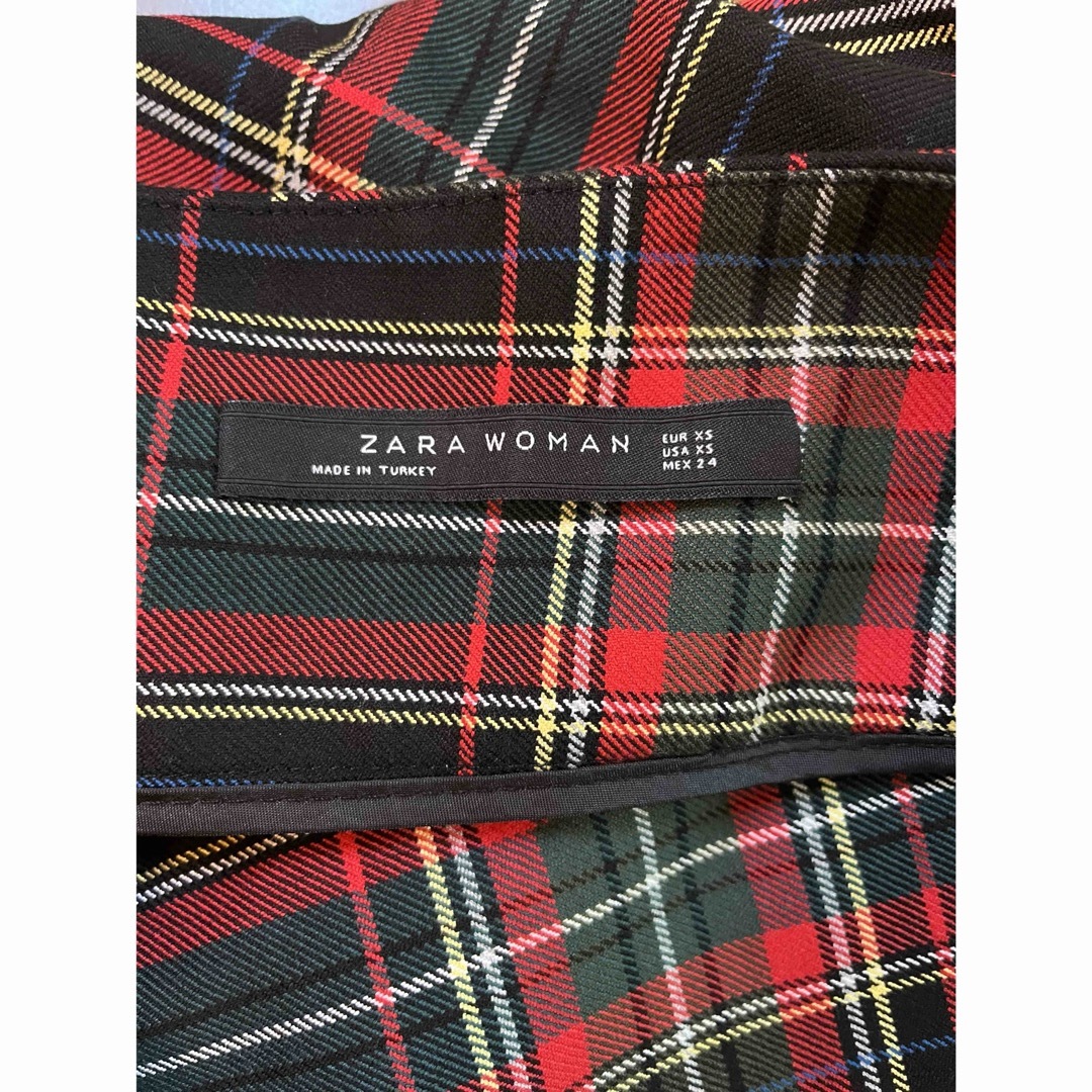 ZARA(ザラ)のZARA WOMAN ベルト付き タータンチェック柄 フレア スカート　XS レディースのスカート(ロングスカート)の商品写真
