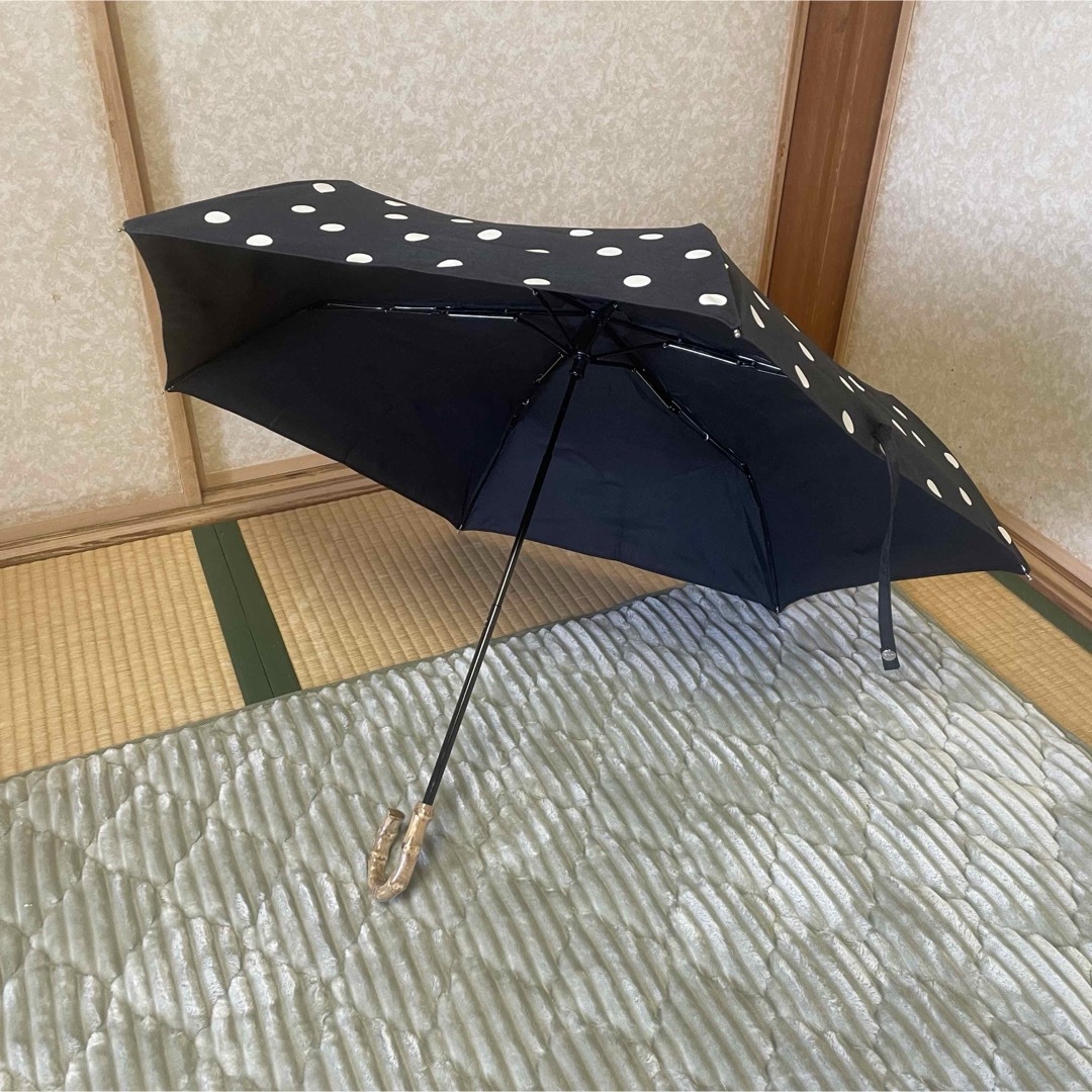 because(ビコーズ)の晴雨兼用傘　because 水玉 レディースのファッション小物(傘)の商品写真