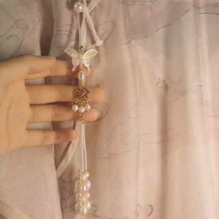 BODYLINE - 螺鈿風蓮花鎖真珠圧襟　白金色ブローチ　ストラップ　中華風　新中式　着物和服　漢服