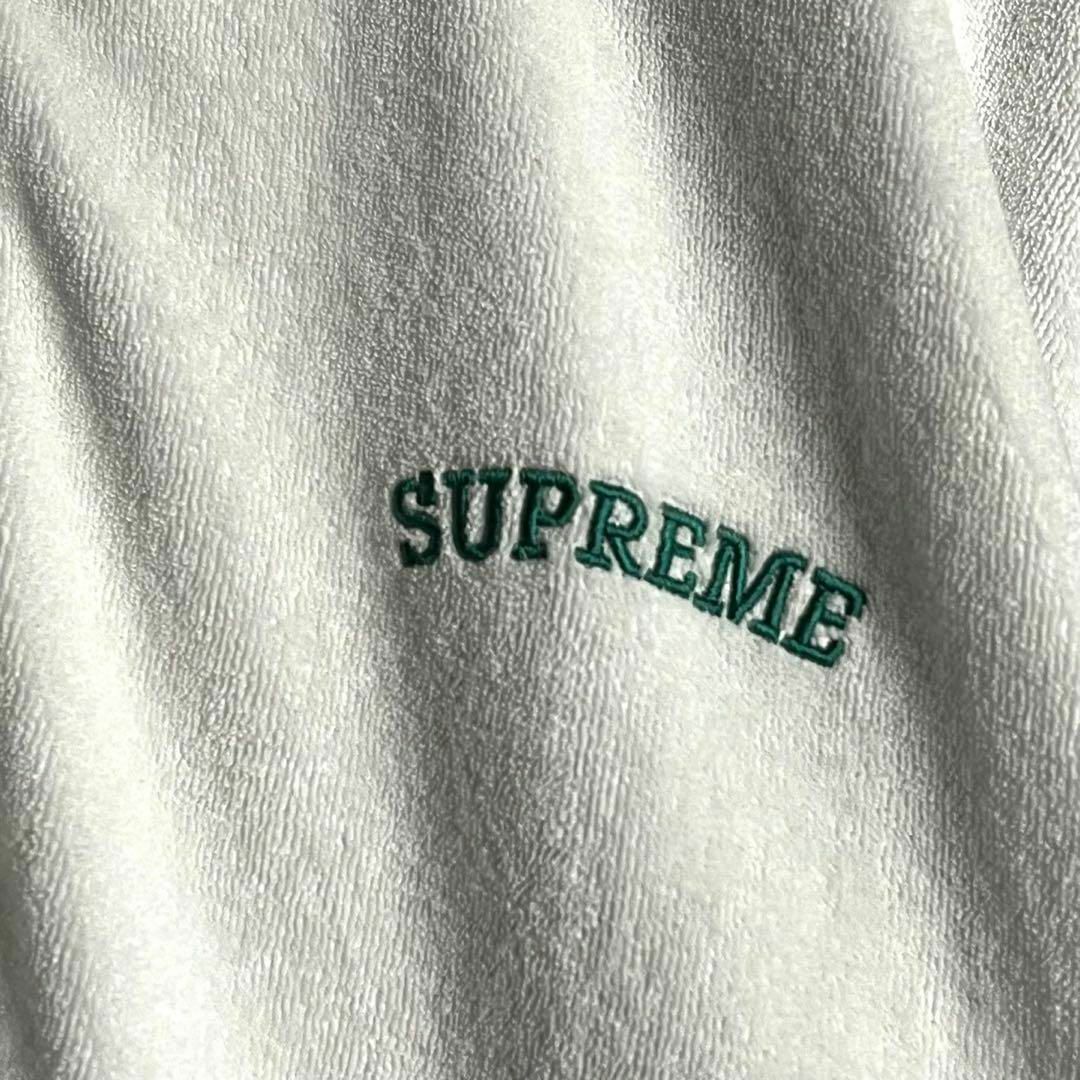 Supreme(シュプリーム)の【美品　襟ロゴ】シュプリーム☆刺繍ロゴ入りパイル生地フルジップ半袖シャツ メンズのトップス(シャツ)の商品写真